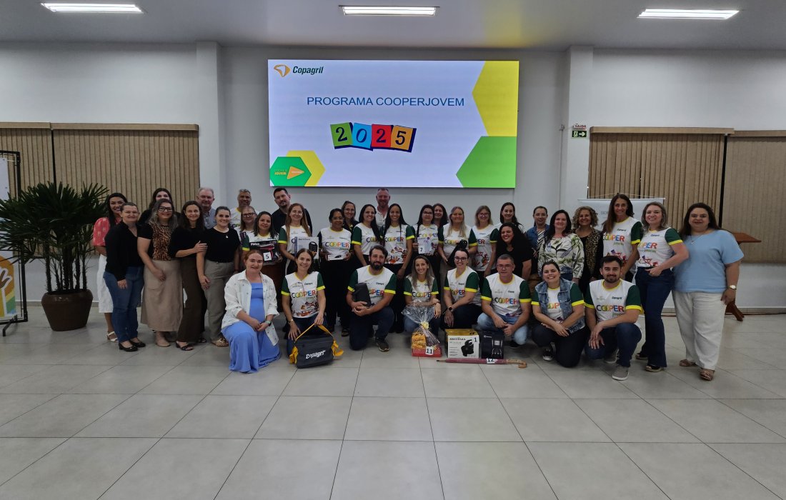 Encerramento com os professores marca a conclusão do Programa Cooperjovem 2025