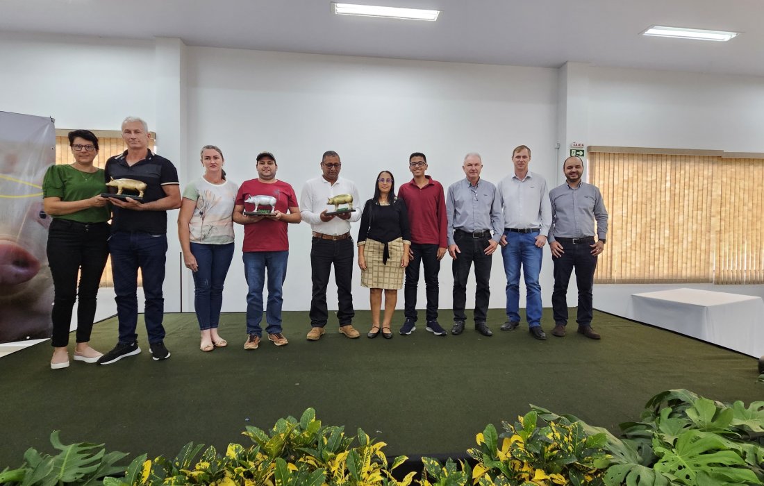 Copagril premia produtores com melhores resultados na suinocultura