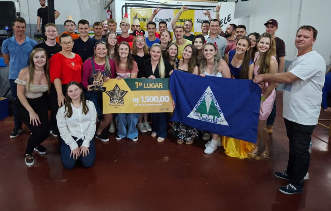 Jovens cooperativistas brilham na Noite de Talentos da ACJC