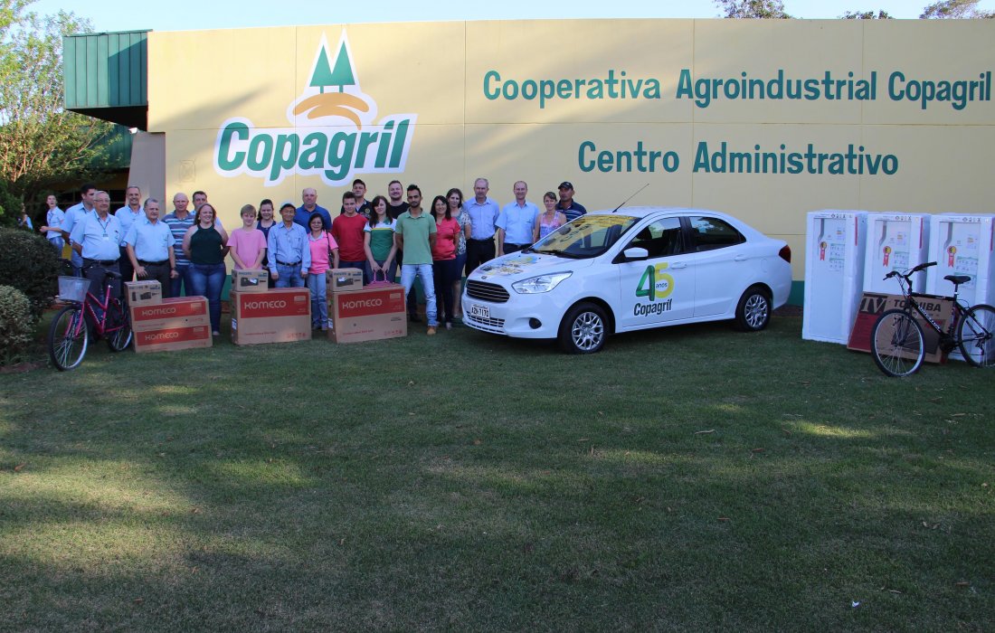 Ganhadores recebem pr&ecirc;mios da campanha Copagril Premia