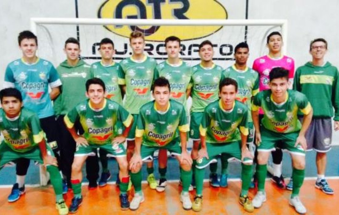 Equipe sub-17 da Copagril avan&ccedil;a para pen&uacute;ltima fase da Ta&ccedil;a Paran&aacute;