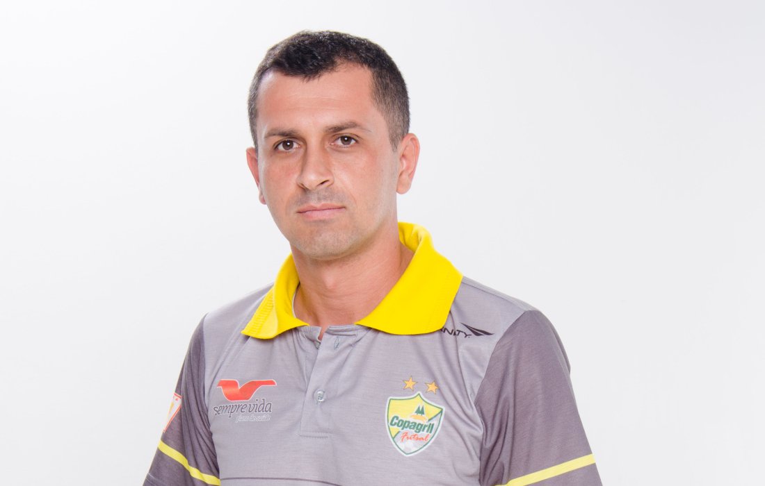 Juninho deixa de ser t&eacute;cnico da equipe Copagril Futsal