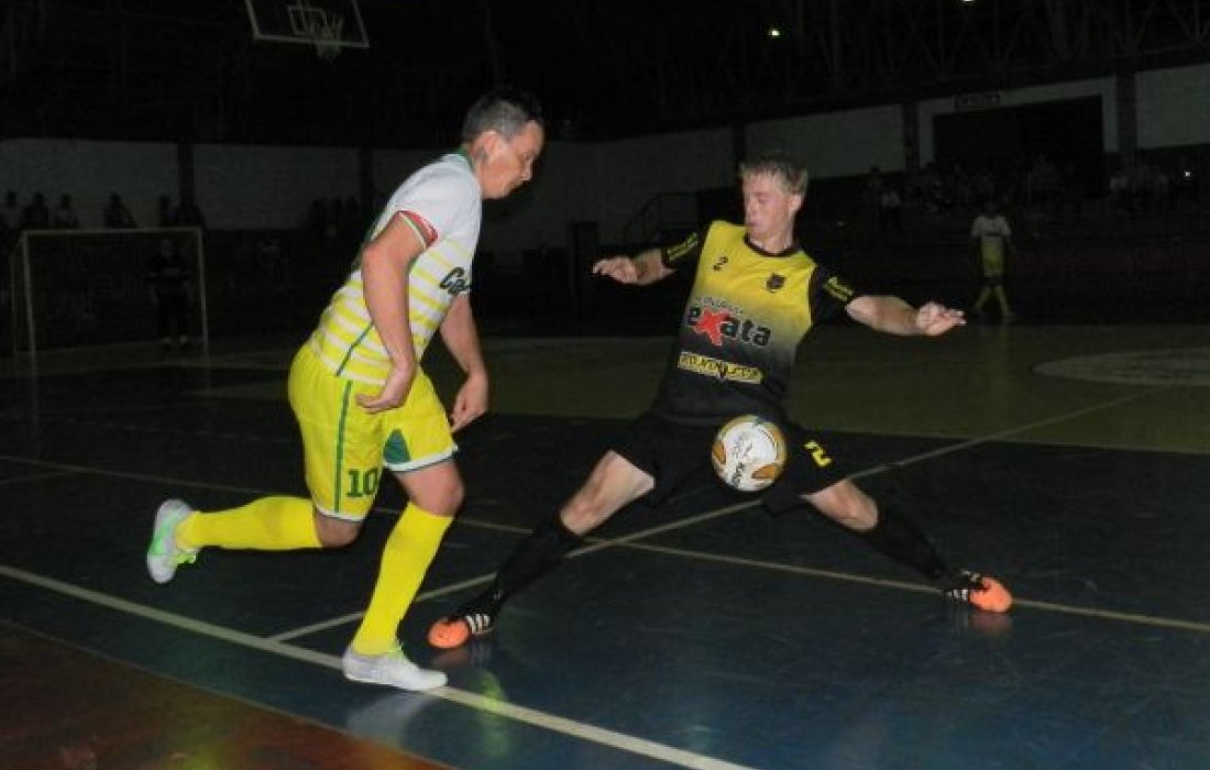 Semifinais Municipal de Futsal: AACC e Rondotec empatam; Copagril Sub-17 goleia Veterin&aacute;ria do Ari
