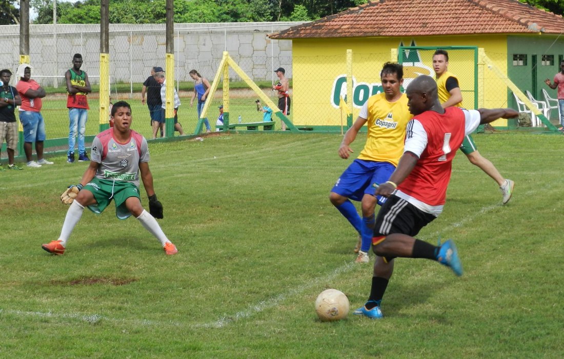 Doming&atilde;o Esportivo promove integra&ccedil;&atilde;o na AACC