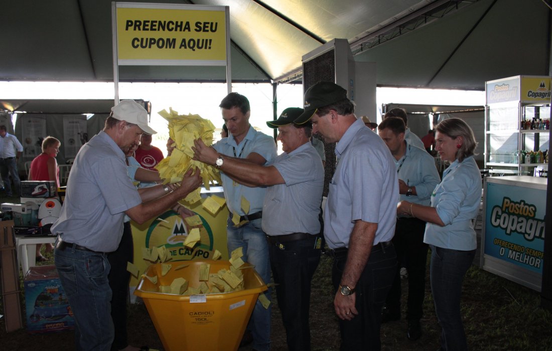 Sorteados pr&ecirc;mios do Dia de Campo 2016