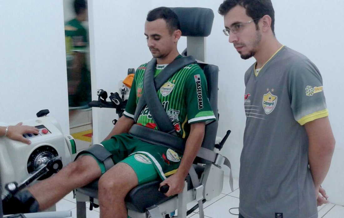 Atletas da equipe Copagril Futsal realizam exames preventivos em Maring&aacute;