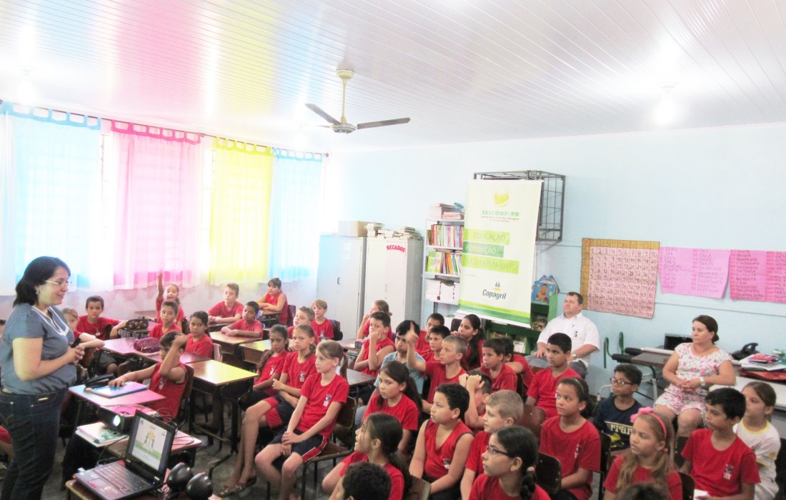 Copagril inicia rodada de palestras nas escolas parceiras do Cooperjovem