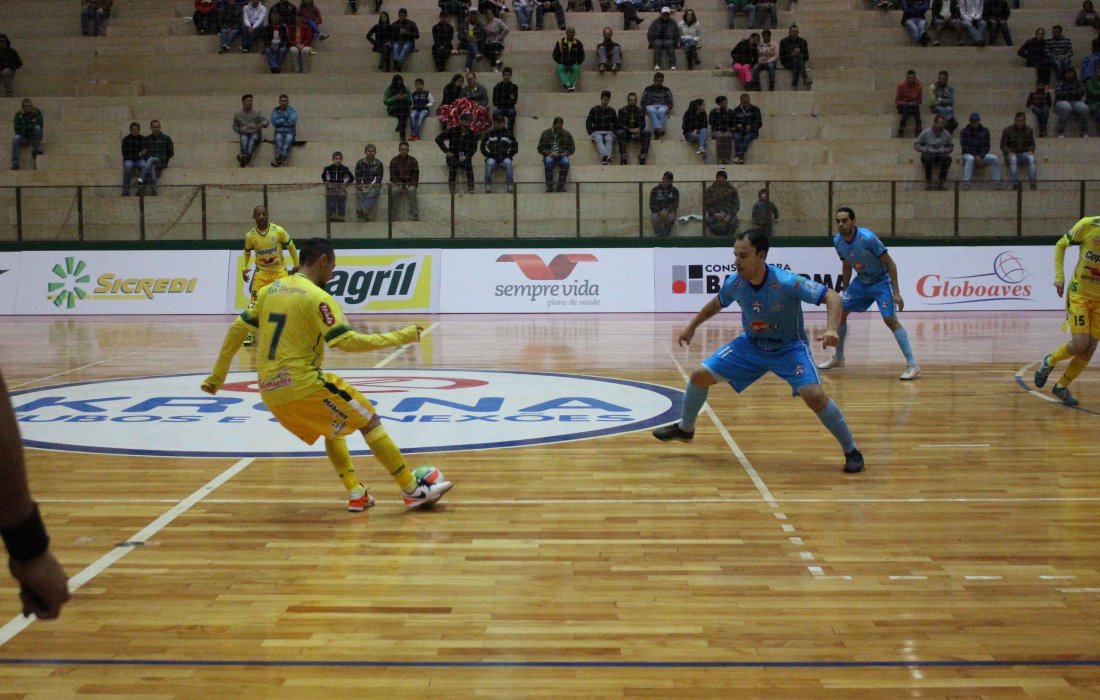 Copagril Futsal ganha de virada de Foz