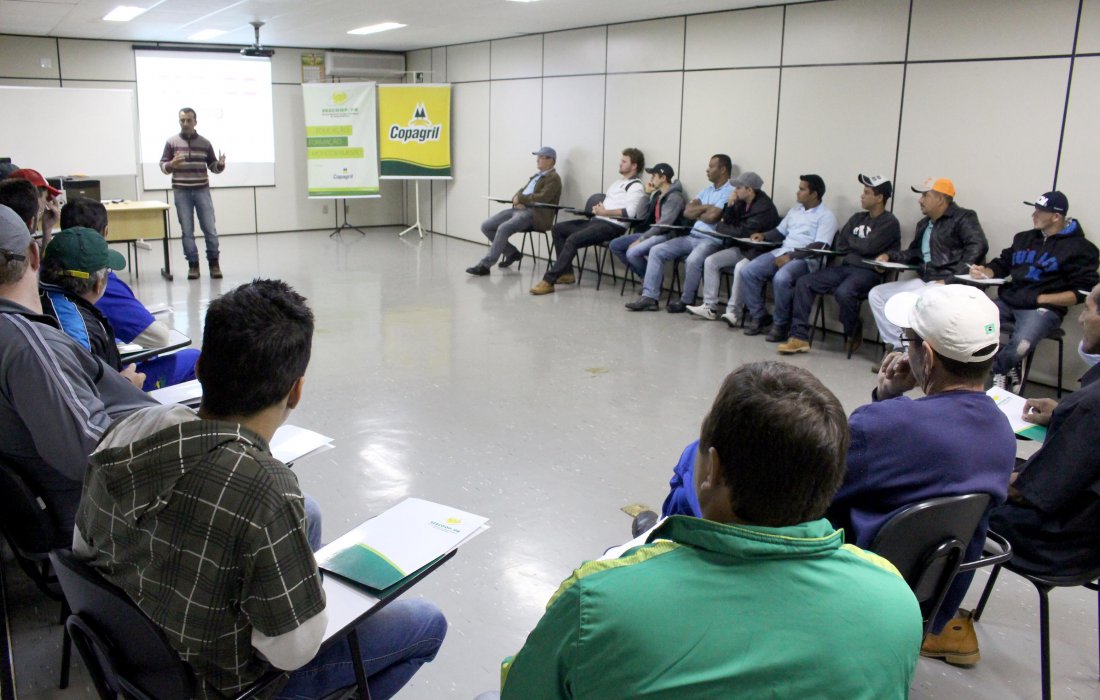 Funcion&aacute;rios da Copagril recebem treinamento sobre procedimentos de seguran&ccedil;a