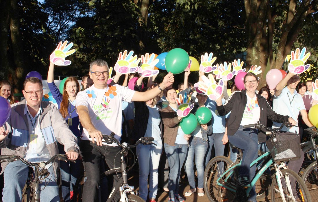 Funcion&aacute;rios do Centro Administrativo da Copagril realizam Dia de Pedalar
