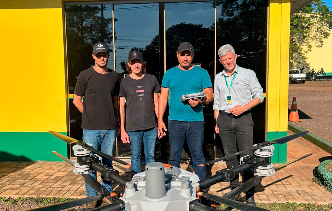 Copagril realiza venda do primeiro drone agr&iacute;cola DJI Agras modelo T100 do Paran&aacute;