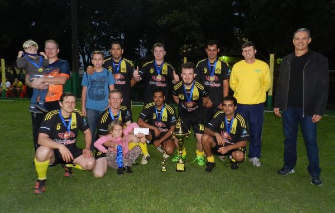 Engenharia/ Manuten&ccedil;&atilde;o/ PCP- UIA &eacute; campe&atilde; do Campeonato Interno de Futebol Su&iacute;&ccedil;o da AACC