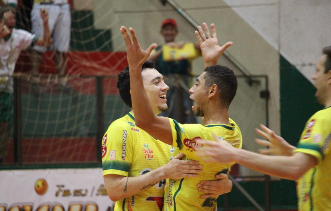 Copagril Futsal vence Paranava&iacute; e assume a lideran&ccedil;a do grupo no Paranaense