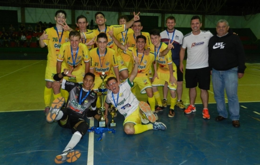 Equipe Copagril sub-17 &eacute; campe&atilde; do Campeonato Municipal de Futsal 2016	