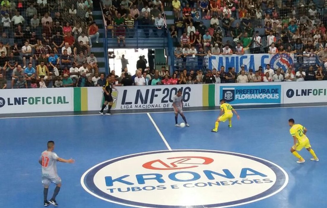 Copagril vence Floripa e est&aacute; a um empate da semifinal da Liga