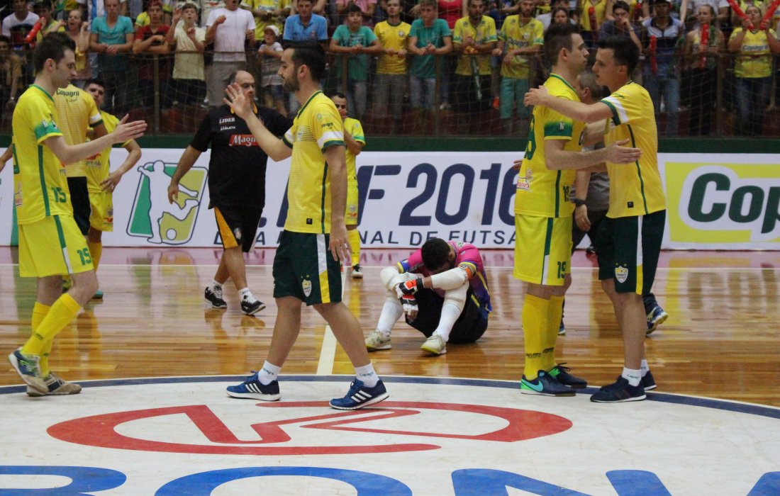 Copagril perde nos p&ecirc;naltis e &eacute; eliminada da Liga Nacional