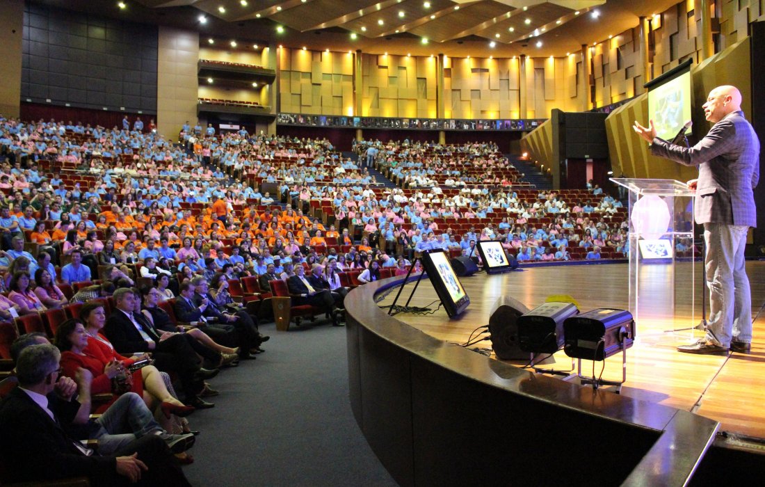 Encontro Estadual re&uacute;ne mais de 2 mil cooperativistas em Curitiba