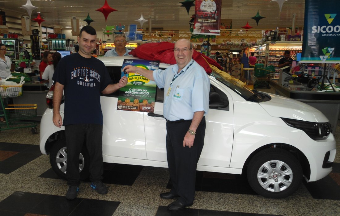 Cliente do Supermercado Copagril de Gua&iacute;ra &eacute; contemplado com um carro