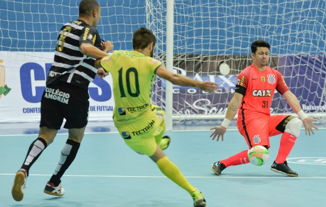Em jogo de viradas, Copagril leva a pior diante do Corinthians