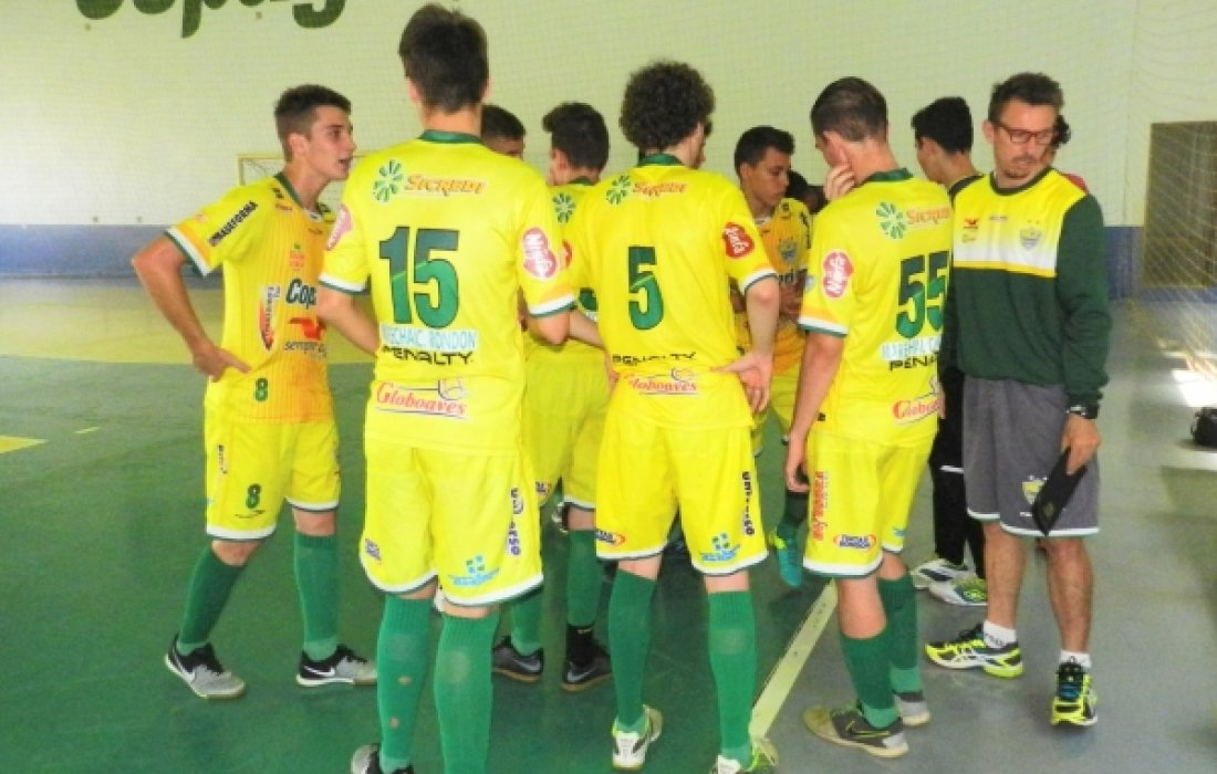 Equipe sub-17 da Copagril vence jogo fora de casa e divide a lideran&ccedil;a da Copa Marechal de Futsal