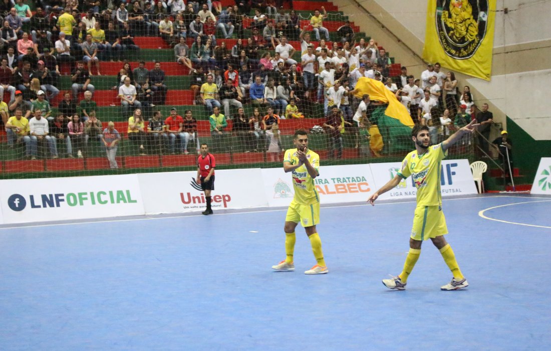 Copagril Futsal supera o Marreco pela Liga Nacional e continua invicta no gin&aacute;sio Ney Braga
