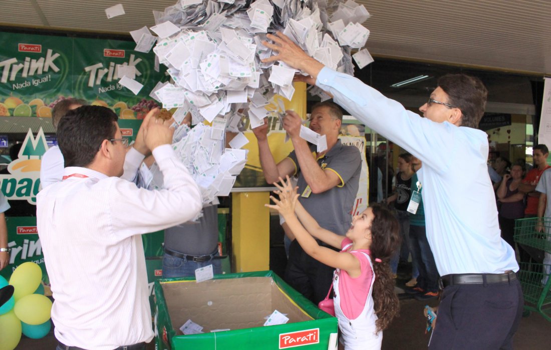 Moradores do interior ganham motos da promo&ccedil;&atilde;o dos Supermercados Copagril