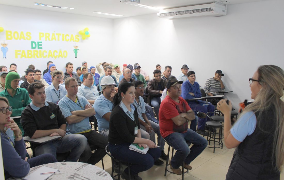 Copagril realiza semana de Boas Pr&aacute;ticas de Fabrica&ccedil;&atilde;o em f&aacute;bricas e supermercados