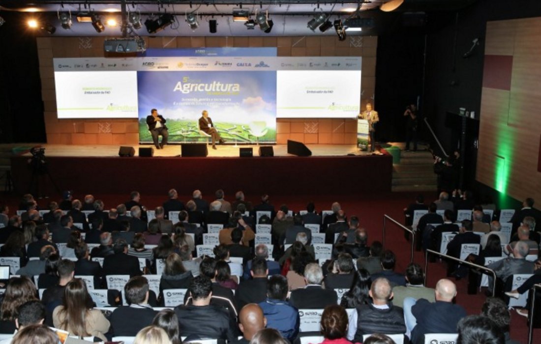 F&oacute;rum da Agricultura: o Brasil urbano precisa se ruralizar