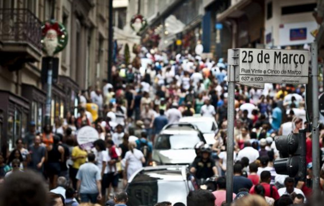 Brasil j&aacute; tem mais de 207 milh&otilde;es de habitantes, diz IBGE