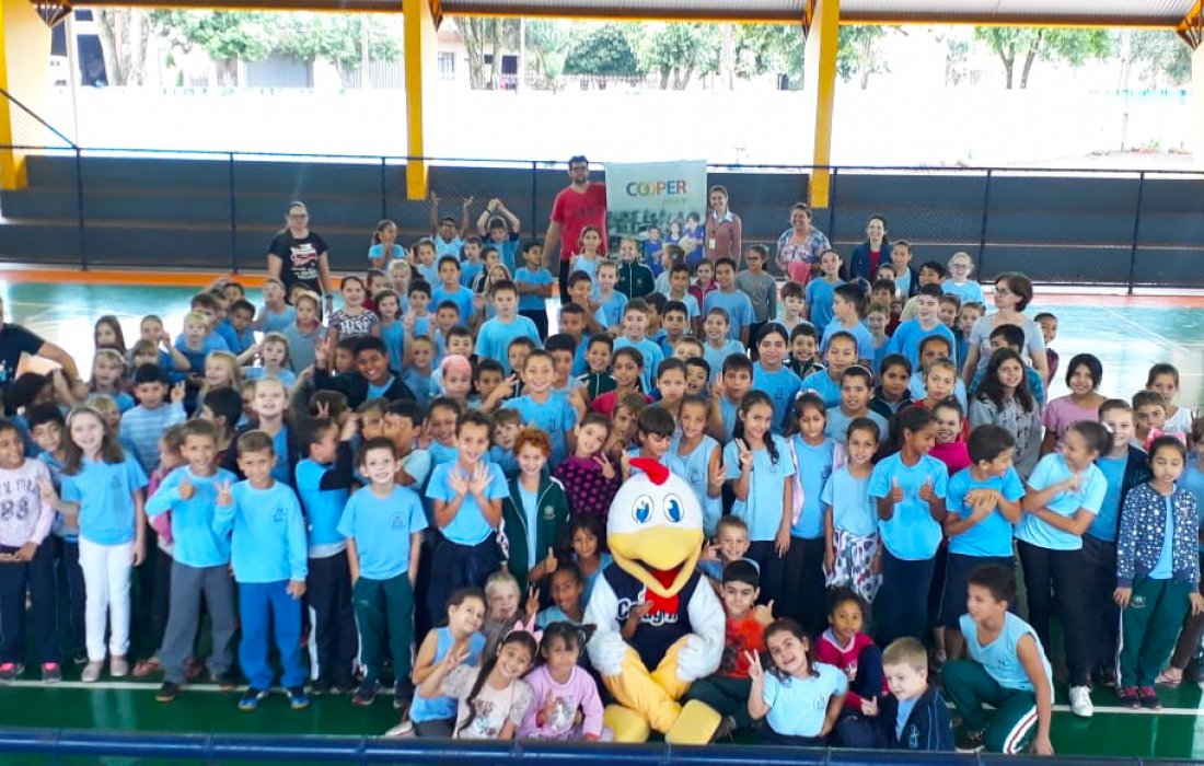 Copagril difunde o cooperativismo em escolas de sua &aacute;rea de atua&ccedil;&atilde;o