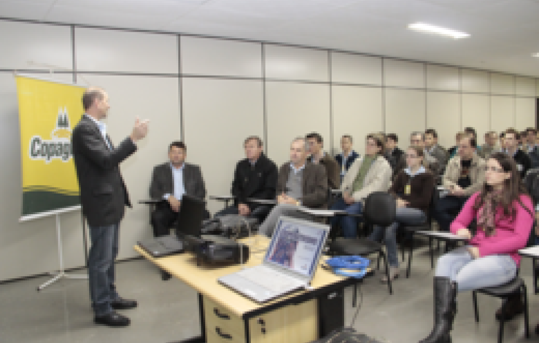 Copagril re&uacute;ne funcion&aacute;rios para reflex&atilde;o no Dia Internacional do Cooperativismo