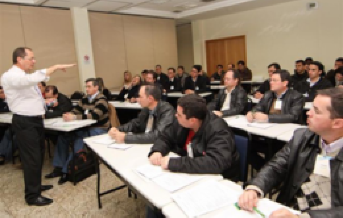 Profissionais da &aacute;rea de auditoria interna iniciam capacita&ccedil;&atilde;o em Curitiba