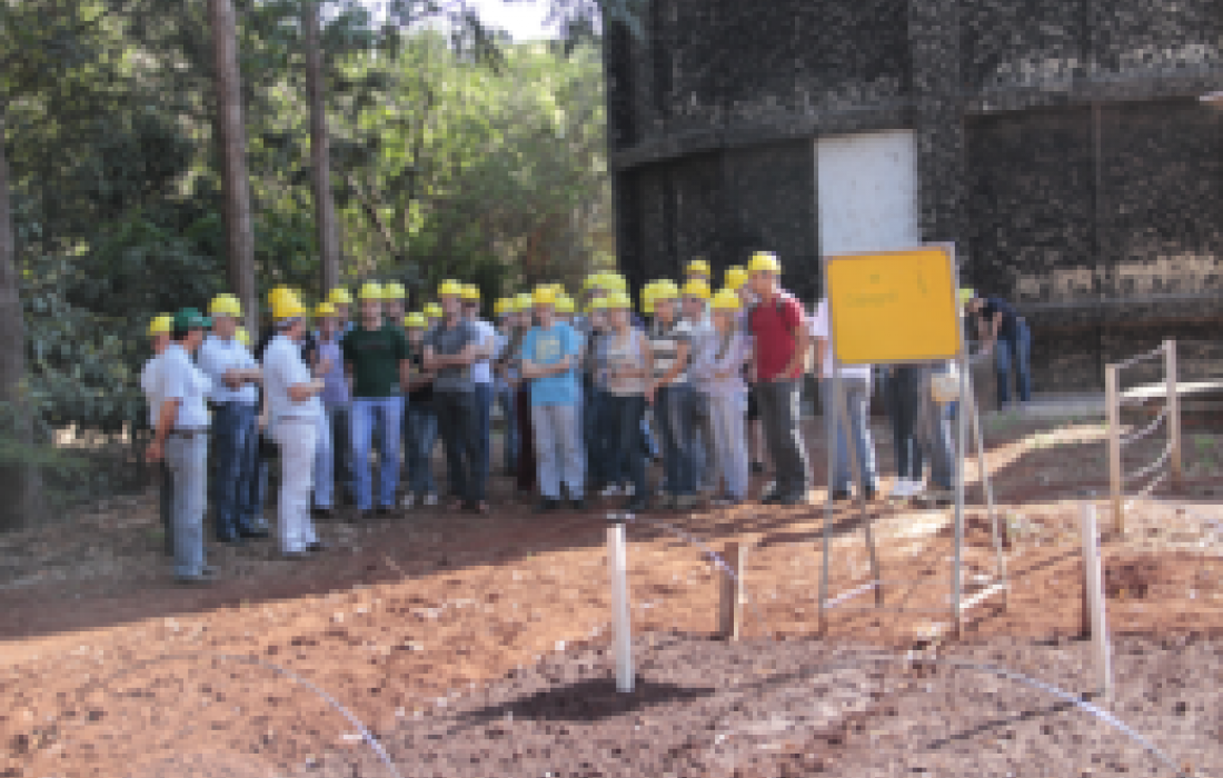 Acad&ecirc;micos da Unioeste realizam visita t&eacute;cnica na Copagril