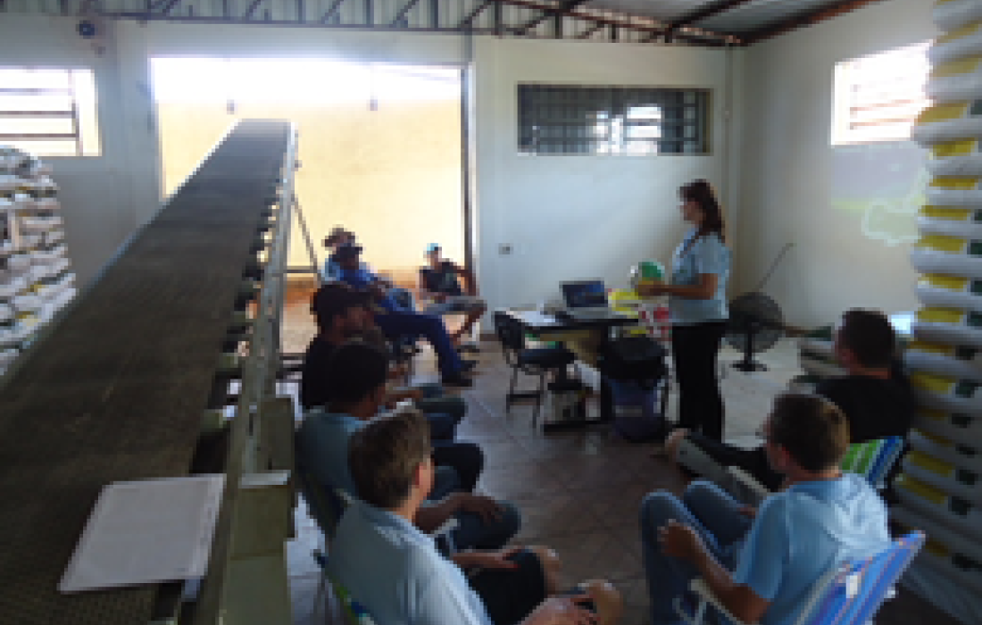 Funcion&aacute;rios da Loja Copagril de Nova Santa Rosa recebem treinamento                              