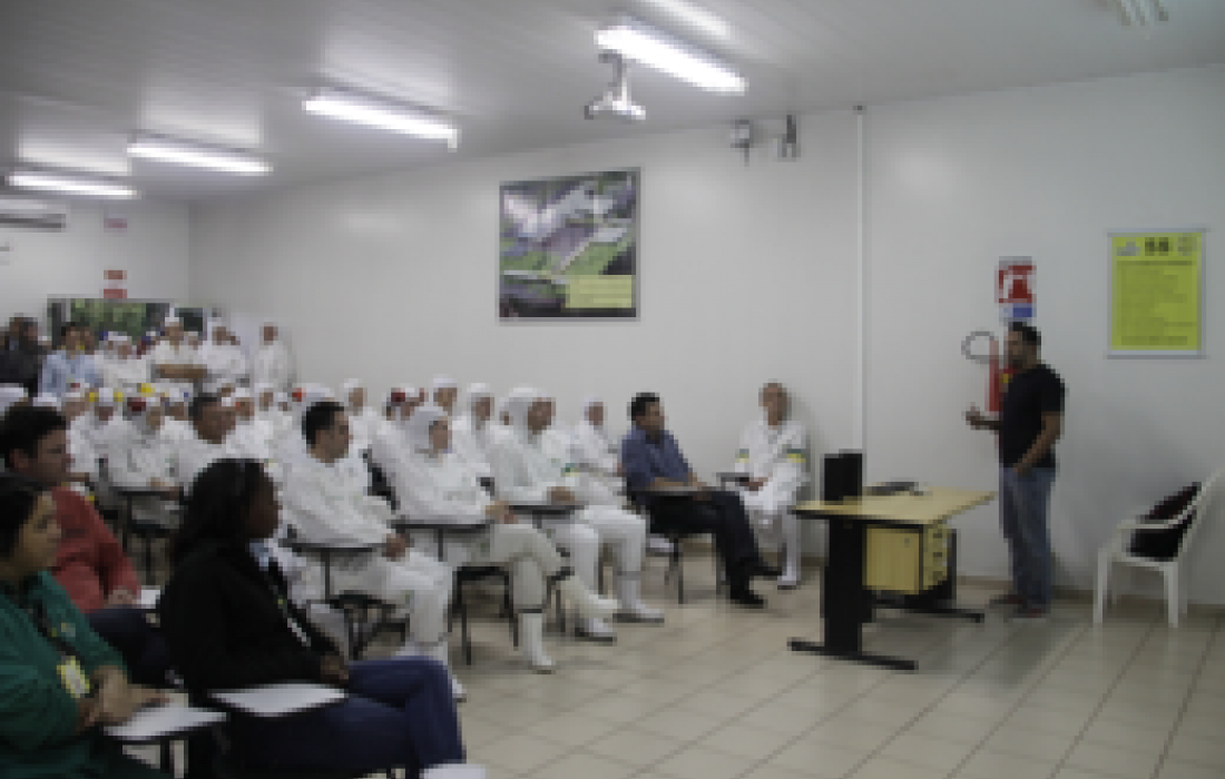 Palestra com Marquinhos Xavier na UIA incentiva a pr&aacute;tica de atividades f&iacute;sicas                     