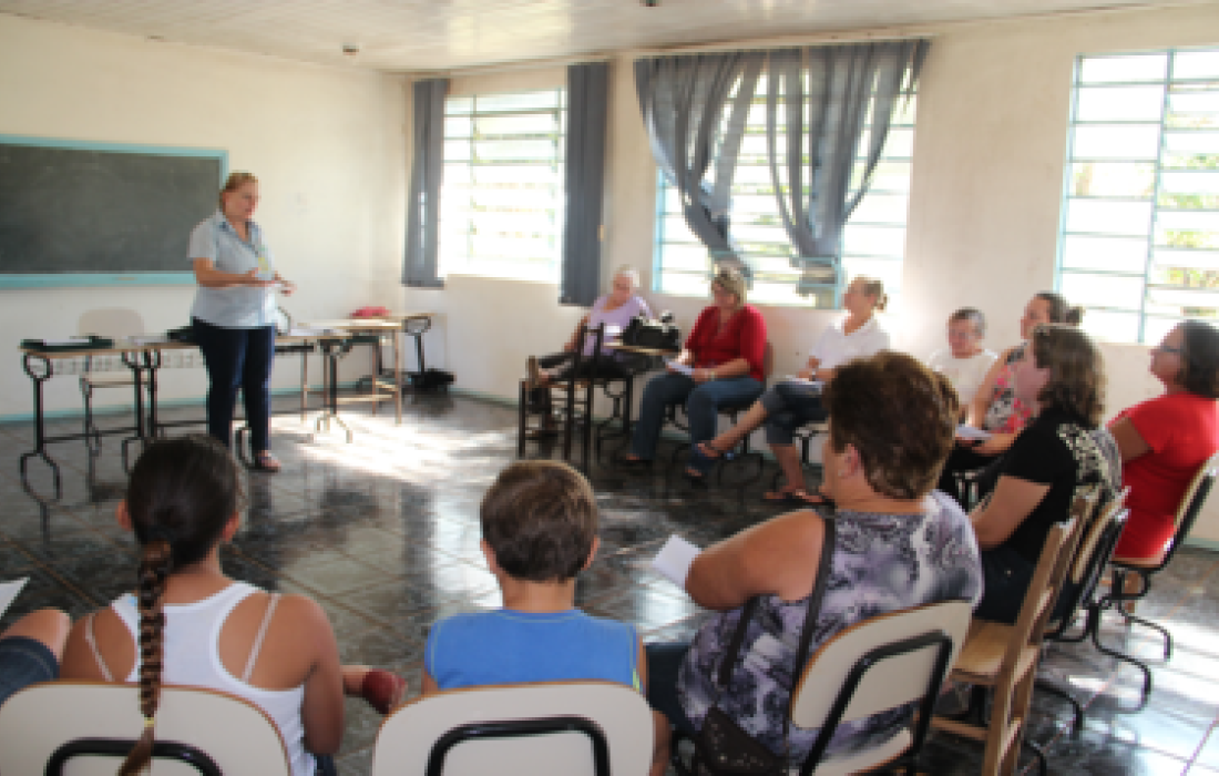 Comit&ecirc;s Femininos da Copagril recebem palestra                            
