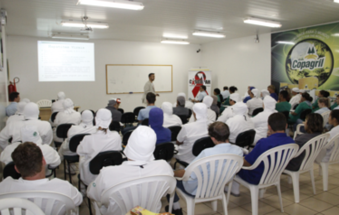 Palestra na UIA teve como tema as DSTs                            