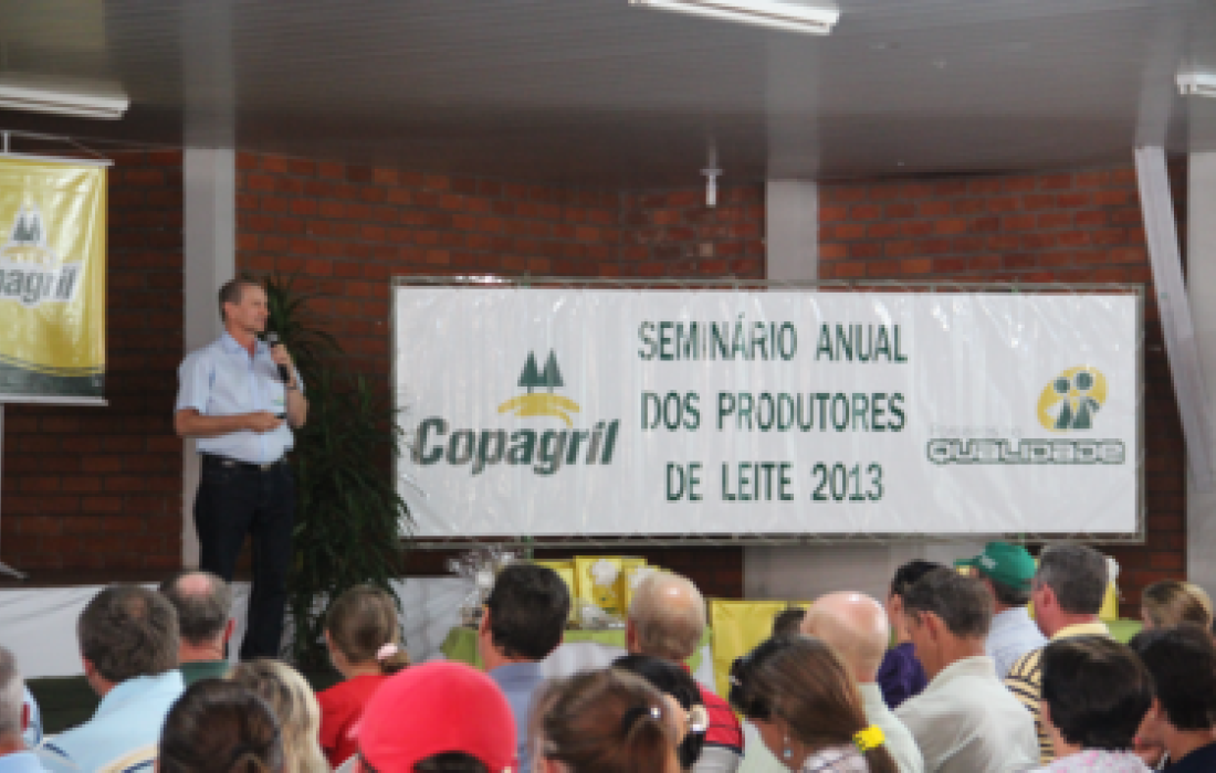 Presen&ccedil;a do p&uacute;blico supera expectativas no Semin&aacute;rio de Produtores de Leite                         