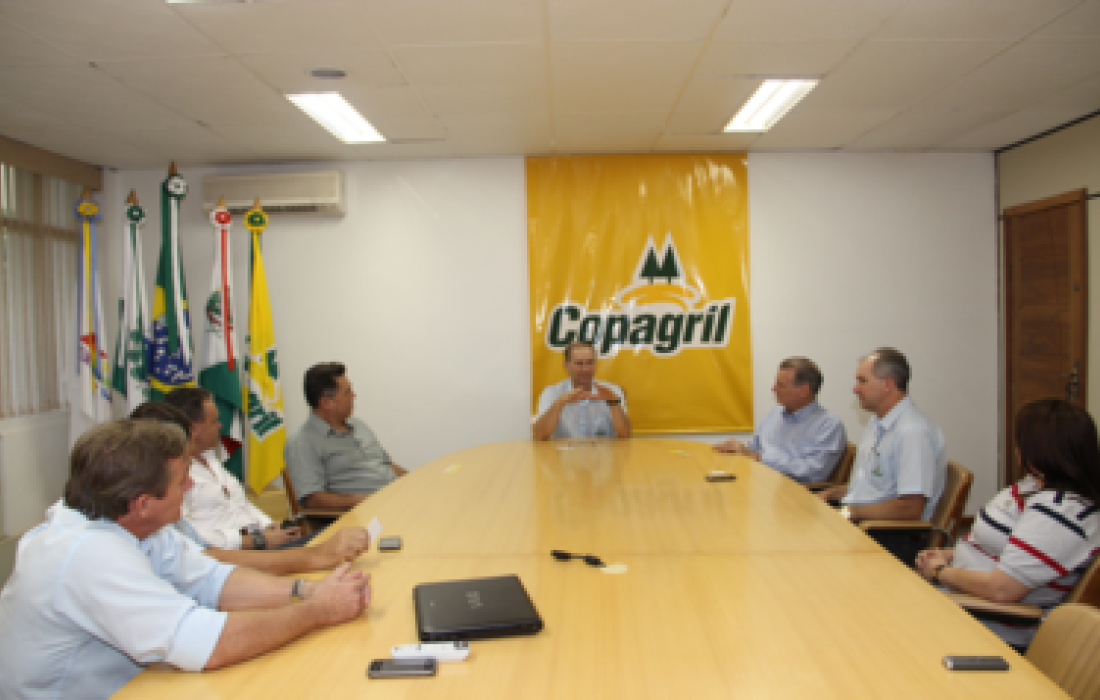 Presidente da Adapar visita a Copagril                            