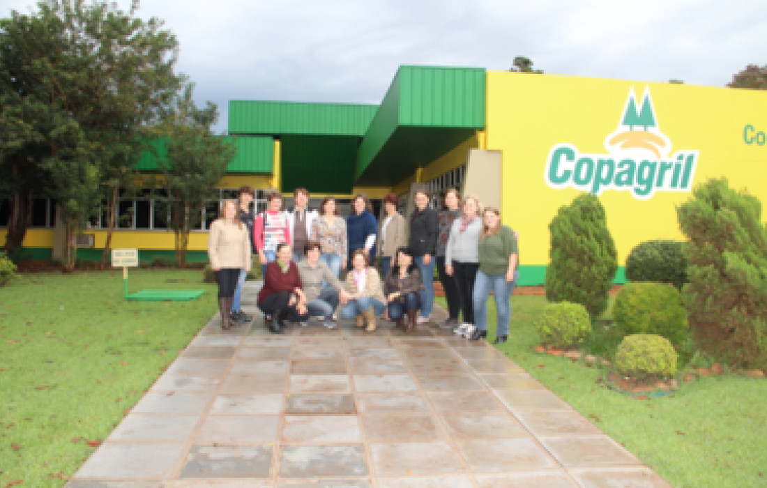 L&iacute;deres dos Comit&ecirc;s Femininos participam do Elicoop								                                