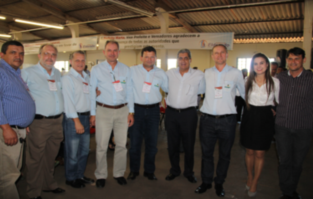 Diretoria da Copagril participa de repasse de maquin&aacute;rio em Eldorado                              