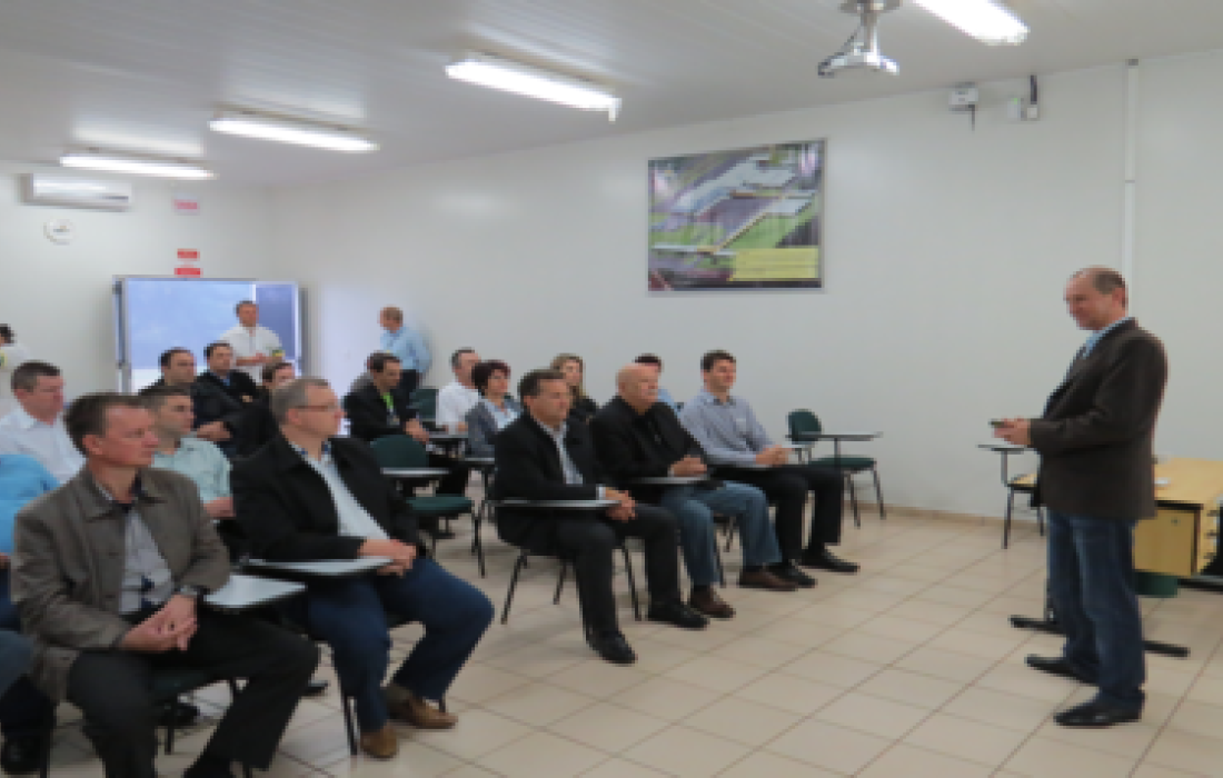 UIA recebe visita da diretoria da Acimacar                              