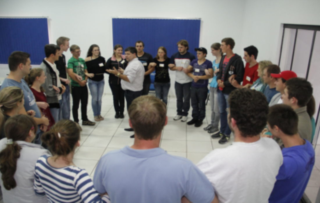 Cooperativismo &eacute; tema do quarto m&oacute;dulo do curso de lideran&ccedil;a jovem (Jovemcoop)                      