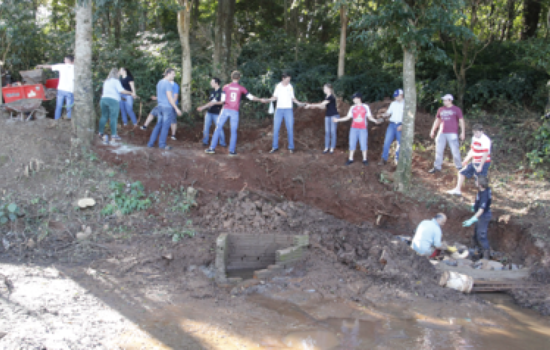 Cooperar pela &aacute;gua                              