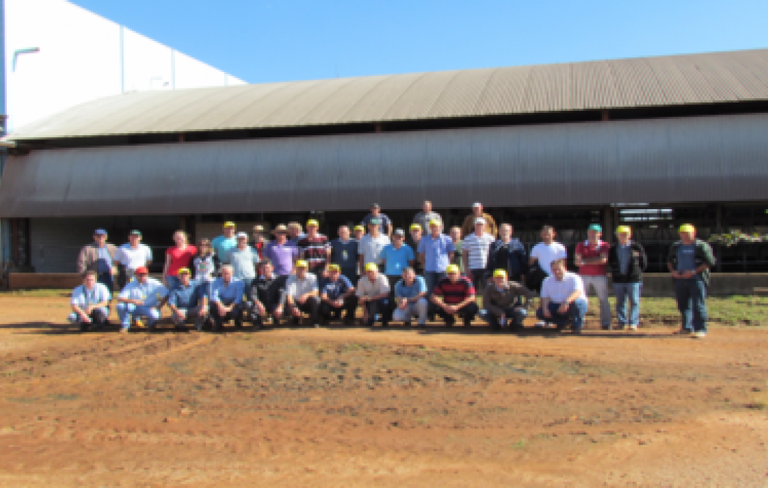 Copagril e MSD levam associados para visita em propriedades modelo                              