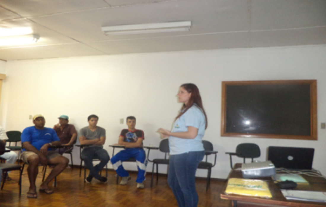 Funcion&aacute;rios terceirizados e tempor&aacute;rios participam de palestra sobre o Programa 5S                 