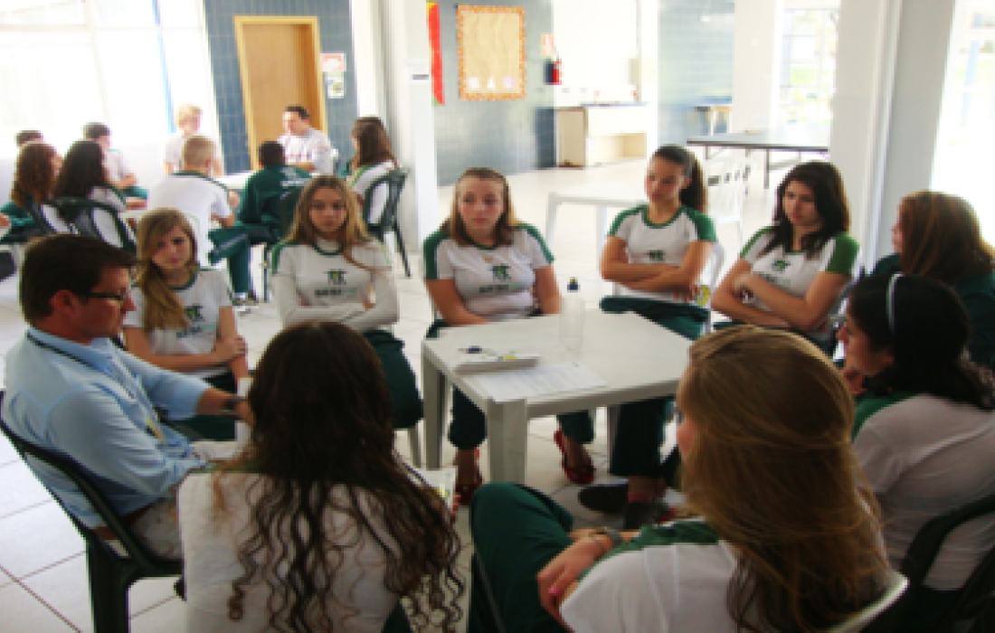 Agr&ocirc;nomo da Copagril participa de C&iacute;rculo de Di&aacute;logo realizado pelo Sesi 