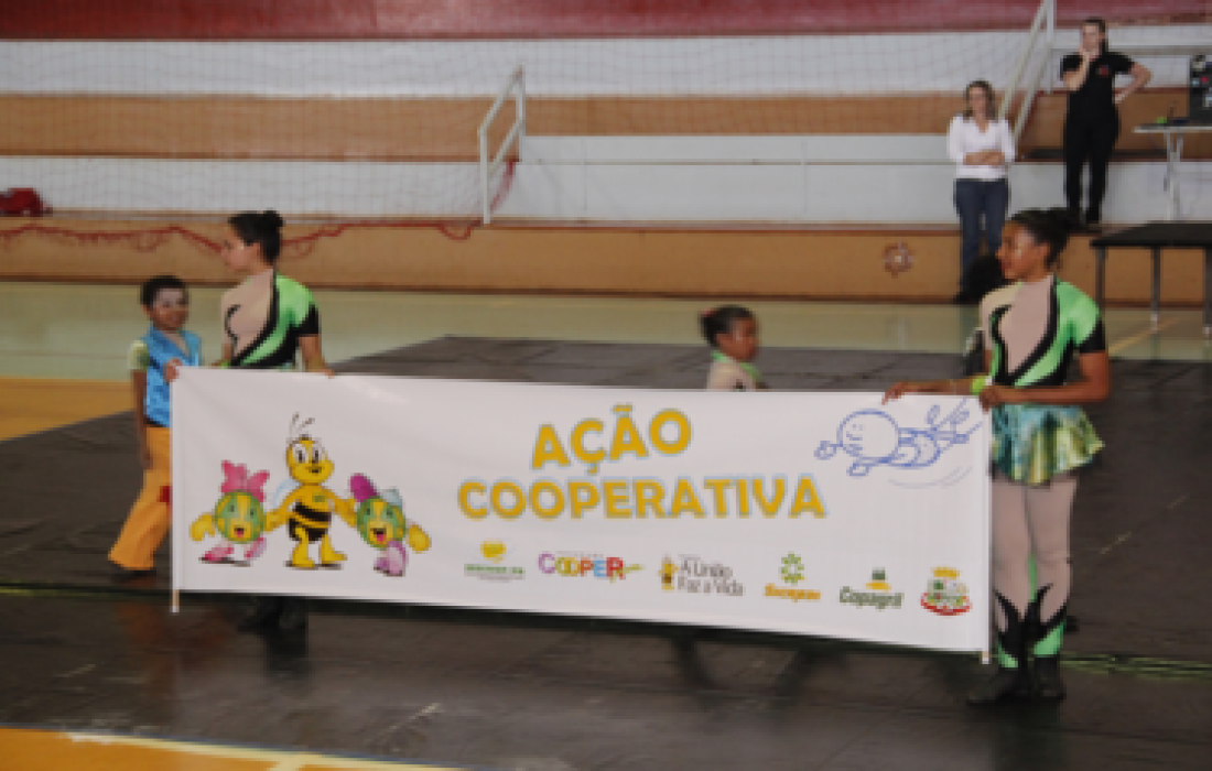 A&ccedil;&atilde;o Cooperativa  leva divers&atilde;o e aprendizado a crian&ccedil;as de Mercedes