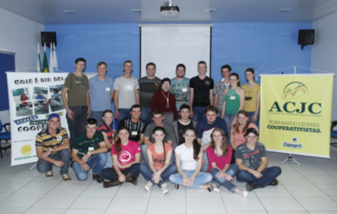 Comunica&ccedil;&atilde;o e orat&oacute;ria s&atilde;o tema do curso de lideran&ccedil;a jovem