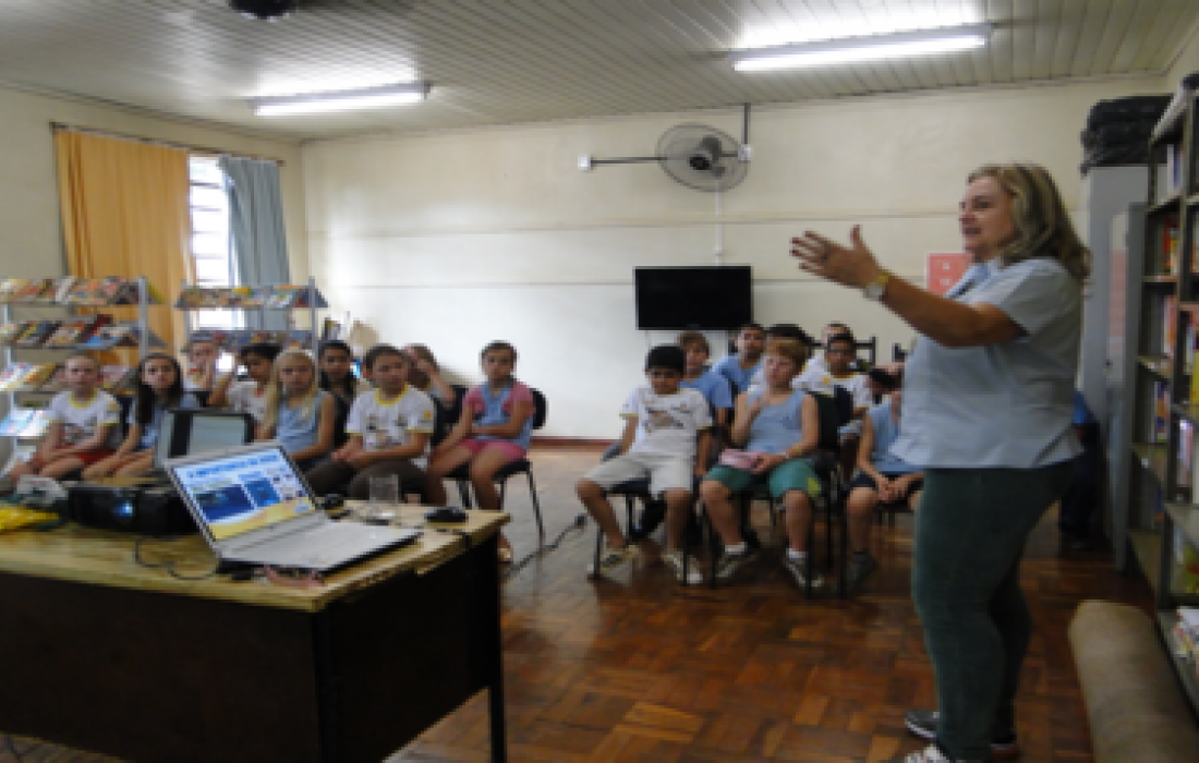 Alunos participam de palestra sobre coopera&ccedil;&atilde;o pela &aacute;gua